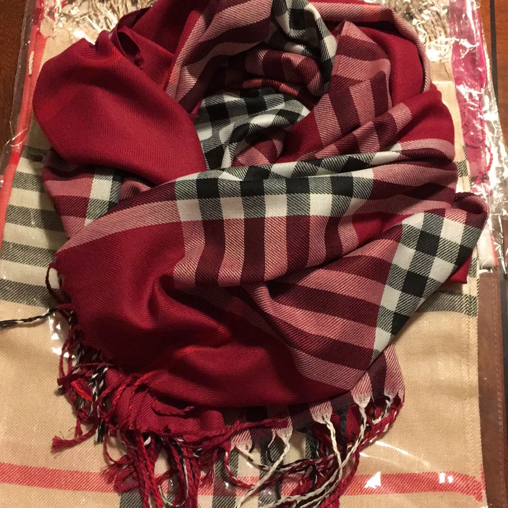Awesome scarf- red